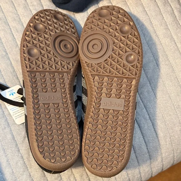 Adidas Samba OG Black and Silver Sneakers - Picture 4 of 5